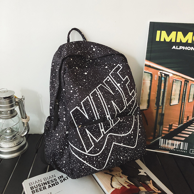 Közép- és általános iskolások számára készült hátizsák – könnyű nylonból, 20–35 L kapacitás, 15 inch laptophoz, uniszex, betűs mintázat