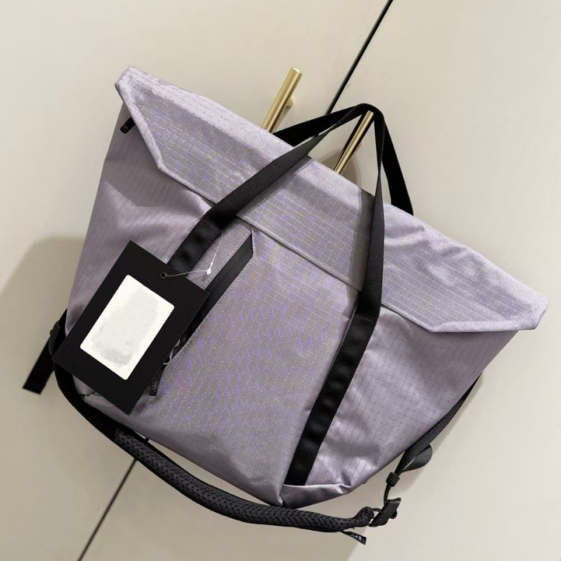 Crossbody táska kültéri sportokra, unisex, vászon anyagú, vízálló és lélegző, kapacitás kevesebb mint 20 L