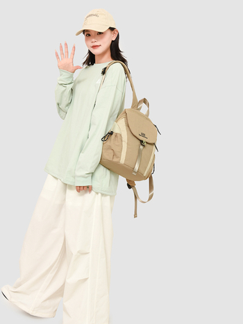 Női utazótáska hátizsák, könnyű, többfunkciós, oxford anyagból, belső poliészter bélés, kapacitás kevesebb mint 20L