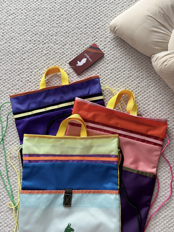 Najlonska torba s vezicama, prugast uzorka, vodootporna, unisex, kompatibilna s 16-inčnim prijenosnikom, kapacitet do 20 L