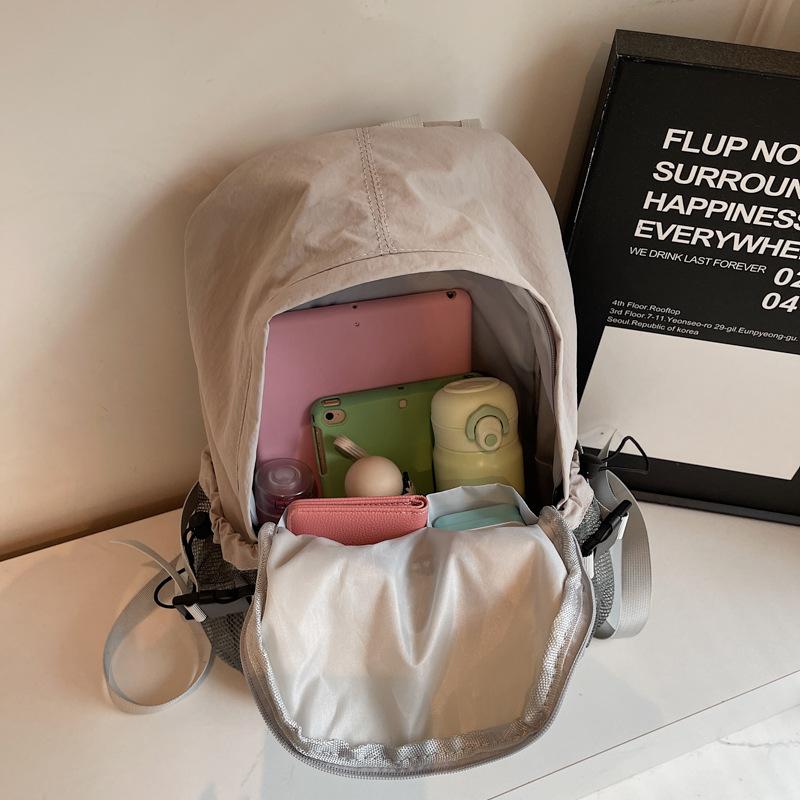 Rucsac sport cu material respirabil, potrivit pentru laptop, capacitate sub 20 L, bretele de umăr curbate