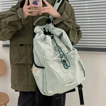 Planinarski ruksak, poliester materijal, nylon podstava, unisex dizajn, pogodan za vožnju biciklom