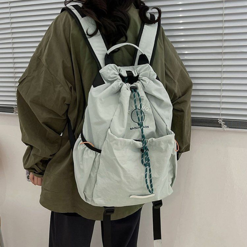 Planinarski ruksak, poliester materijal, nylon podstava, unisex dizajn, pogodan za vožnju biciklom