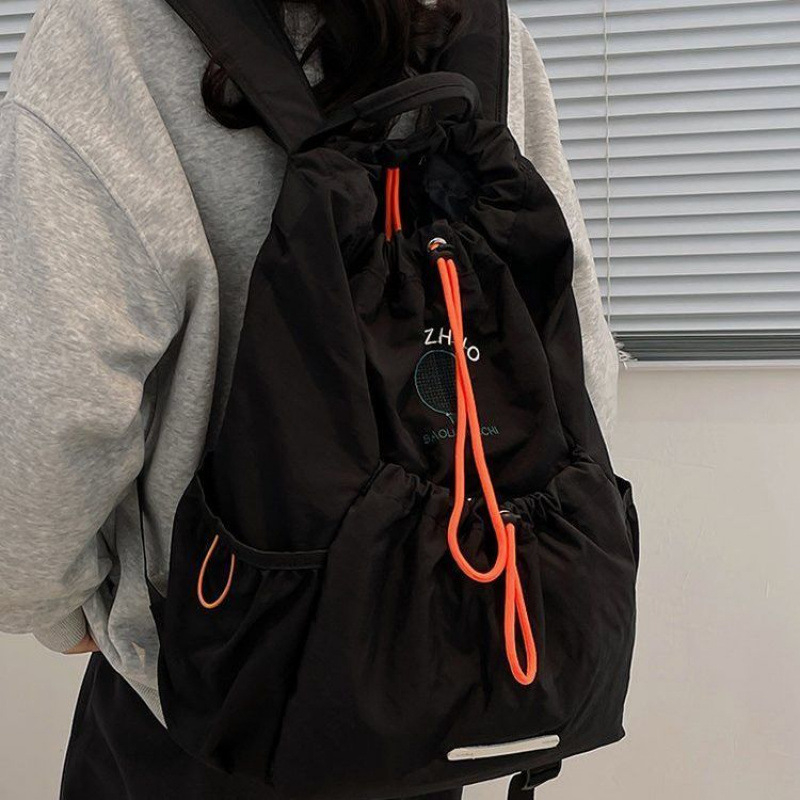 Planinarski ruksak, poliester materijal, nylon podstava, unisex dizajn, pogodan za vožnju biciklom