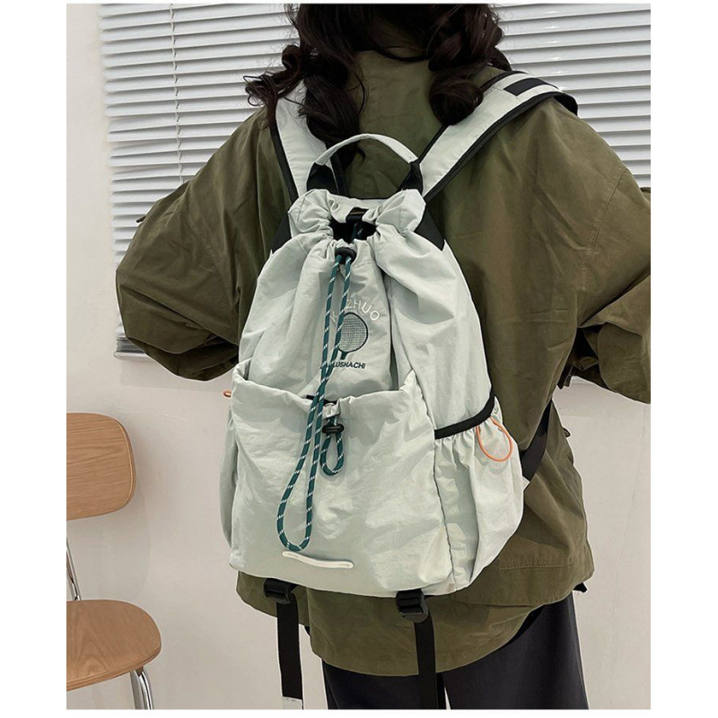 Planinarski ruksak, poliester materijal, nylon podstava, unisex dizajn, pogodan za vožnju biciklom
