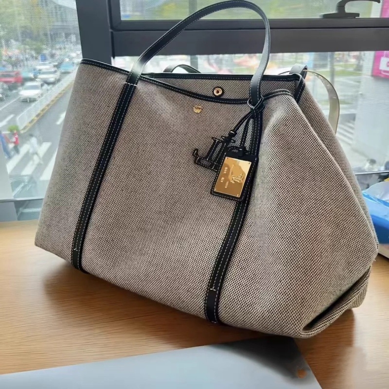 Canvas Tote torbica – ulični stil, horizontalni kvadratni oblik, otvoren vrh, unutarnja džep sa zipom, jedan remen, za svakodnevnu upotrebu