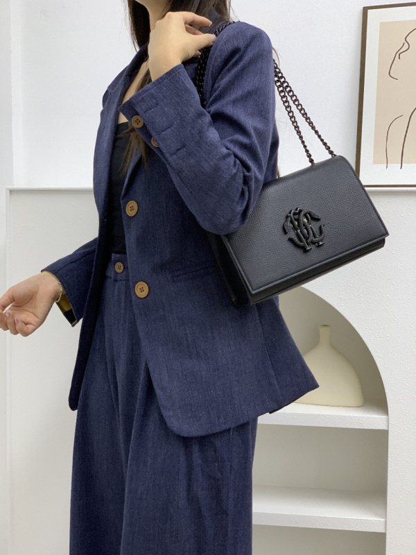 Ženska torbica od PU, horizontalni kvadratni oblik, magnetsko zatvaranje, unutarnji džep sa zipom, podstava od poliester-bavlane