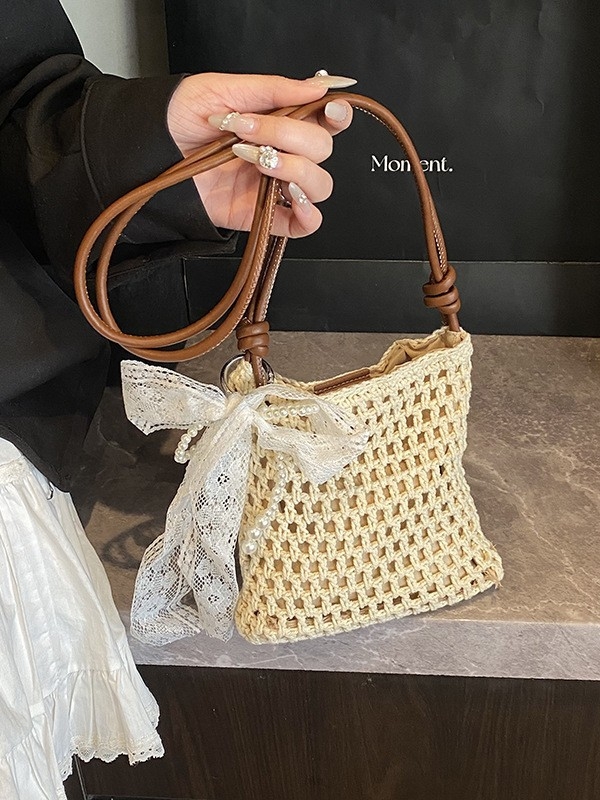 Ženska pletena torbica od pamuka, ljeto 2025 – torba za jedno rame, crossbody bucket stil s izrezima