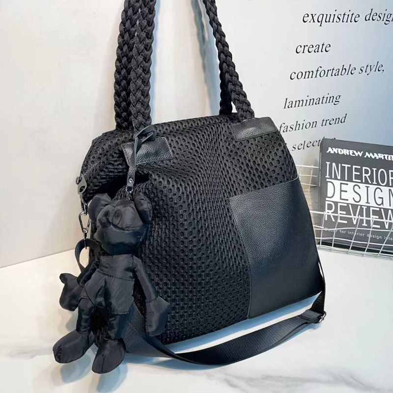 Torba za rame od mrežaste tkanine s kožnim detaljima, gradski minimalistički stil, zatvaranje na zip, više unutarnjih džepova