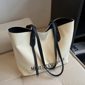 Tote torba od platna za žene — Mix‑and‑Match stil, zatvarač, podstava od platna, proljeće 2018