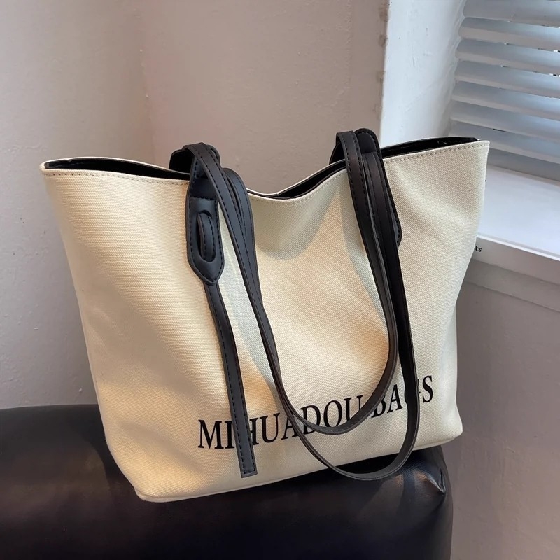 Tote torba od platna za žene — Mix‑and‑Match stil, zatvarač, podstava od platna, proljeće 2018
