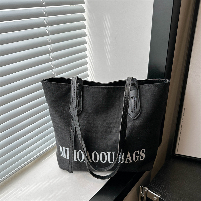 Tote torba od platna za žene — Mix‑and‑Match stil, zatvarač, podstava od platna, proljeće 2018