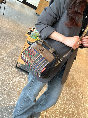 Platnena torba za rame sa zatvaračem, horizontalni kvadratni oblik, unutarnji džepovi sa zipom za telefon i ID, poliester podstava