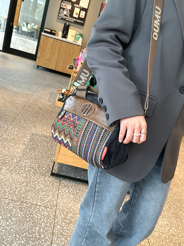 Platnena torba za rame sa zatvaračem, horizontalni kvadratni oblik, unutarnji džepovi sa zipom za telefon i ID, poliester podstava