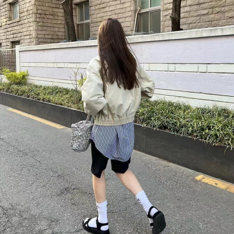 Geantă tip găleată Cosmos – plisată, cilindrică, închidere cu șnur, material poliester, curea pe umăr