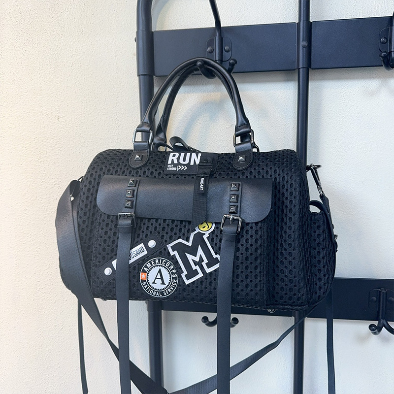Mrežasta ženska torba, gradski minimalistički stil, zatvarač, poliester podstava, unutarnji džepovi: tajni džep sa zipom, džep za mobitel, laminirani džep, crossbody/na ramenu