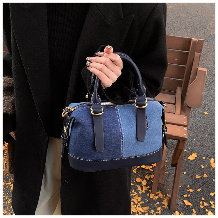 Ženska denim torba – urbani minimalistički stil, horizontalni kvadratni oblik, zatvarač