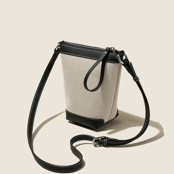 Ženska mini bucket torba | Prava koža | Bucket bag stil | Zatvaranje zatvaračem | Podstava od platna