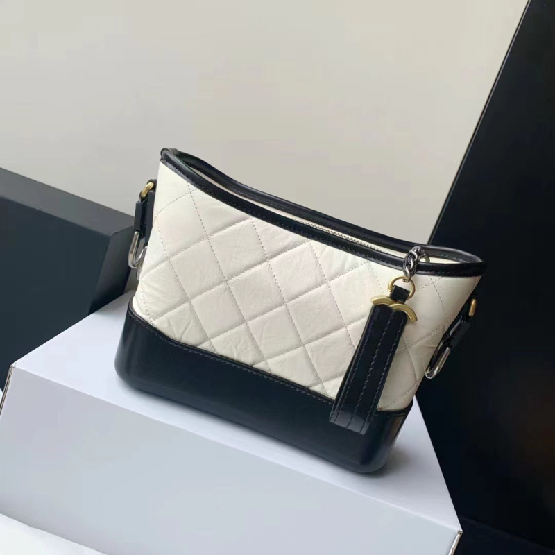 Unisex torba od prave kože — horizontalno kvadratni oblik, zatvarač, unutarnji džepovi za telefon i dokumente