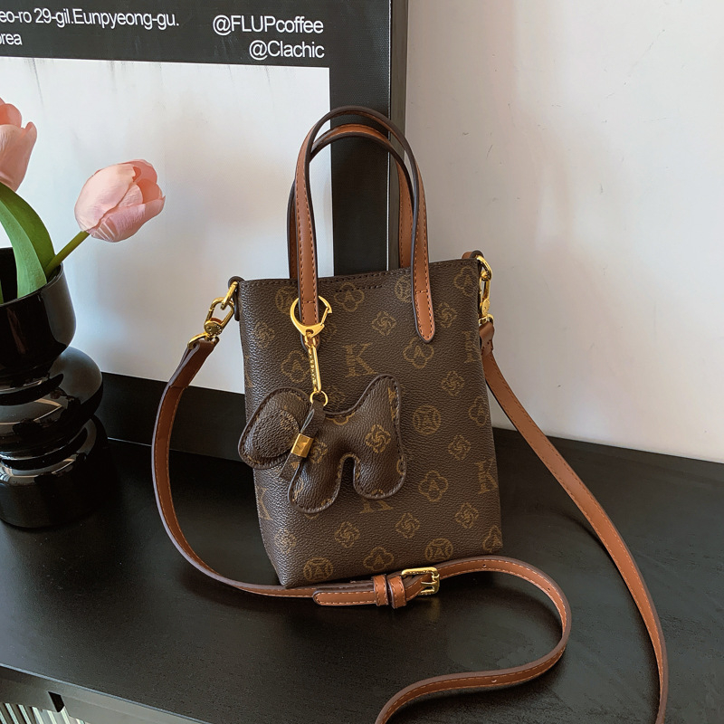 Ženska PVC crossbody torbica, street-trend stil, uspravni kvadratni oblik, podstava od poliestera, unutarnji džep