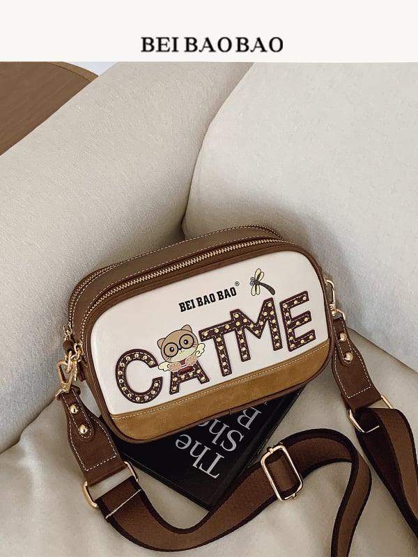 Crossbody torba u urbanom minimalističkom stilu, PU materijal, vodoravni kvadratni oblik, otvaranje zatvaračem, laminirana unutarnja pretinac.