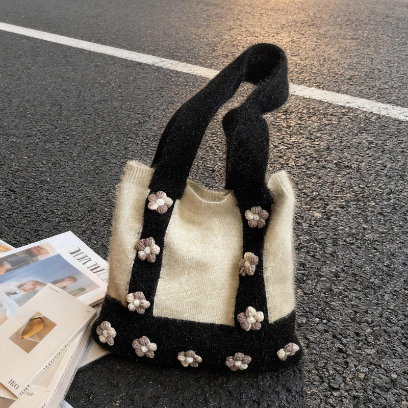 Pletena Tote torba, dvostruke naramenice, horizontalni kvadratni oblik, otvoreni vrh