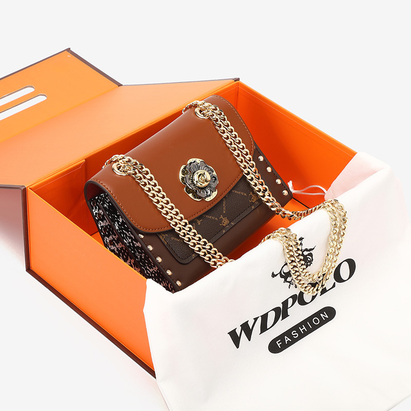 WDPOLO Ženska Latch Bag torba – PVC materijal, zasun zatvaranje (Latch), džep sa zipom, džep za mobitel, džep za identifikacijsku karticu, svakodnevna upotreba