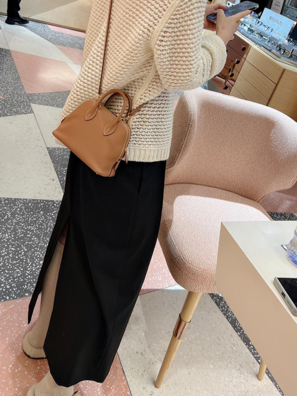 Mini torbica od prave kože s oblikom školjke, zatvarač, podstava od sintetičke kože, 3D oblik, brend Manya