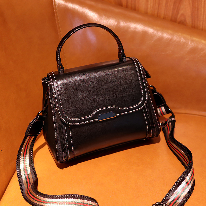 Torba od prave kože Crossbody — Zima 2024, horizontalno kvadratni oblik, podstava od poliester.