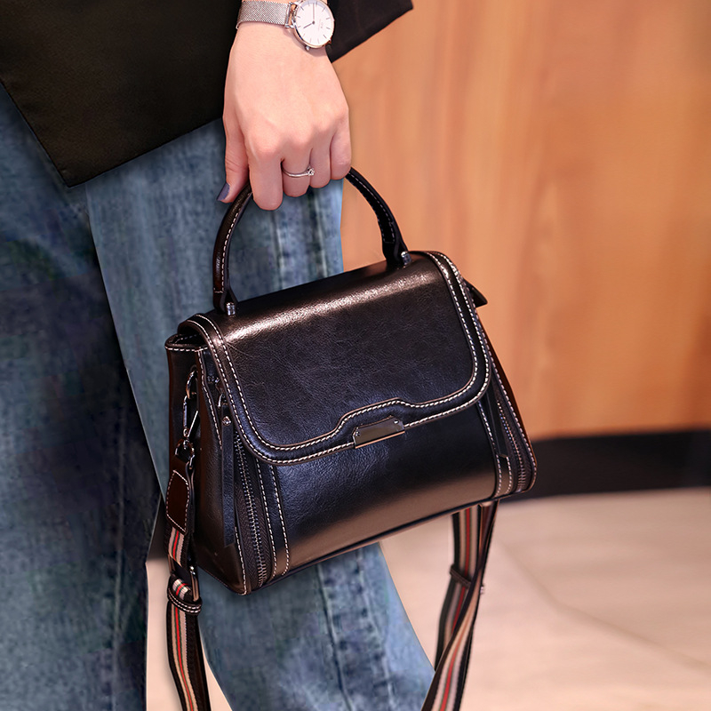 Torba od prave kože Crossbody — Zima 2024, horizontalno kvadratni oblik, podstava od poliester.