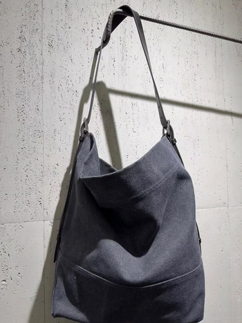 Bucket torba od platna s vrhunskom kožom, gradski stil, oblik kade, magnetsko zatvaranje, pretinica za telefon