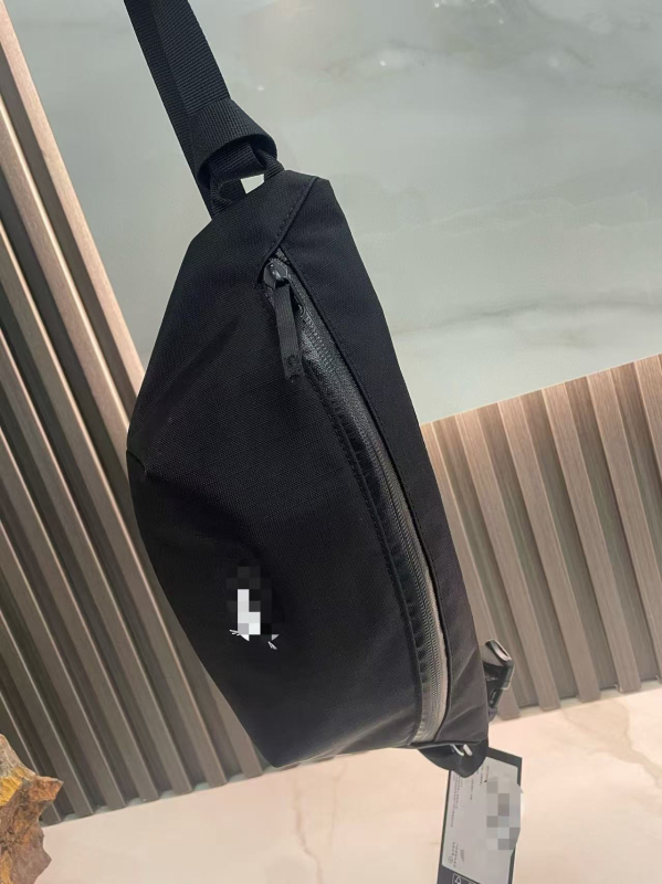 Kanvas crossbody torba za putovanje, unisex, za planinarenje, sa zatvaračem, poliester podstava, unutarnji džep, proljeće 2025