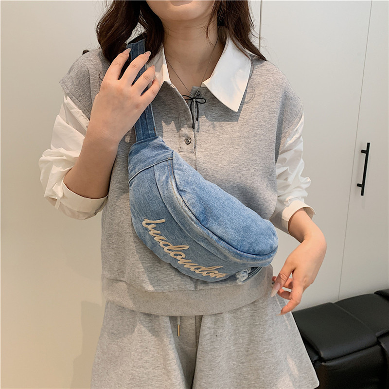 PU anyagú keresztpántos táska, városi egyszerűség, téli 2025 megjelenés, poliészter bélés, cipzáras nyitás, cipzáras zseb és mobiltelefon zseb, belső patch zseb