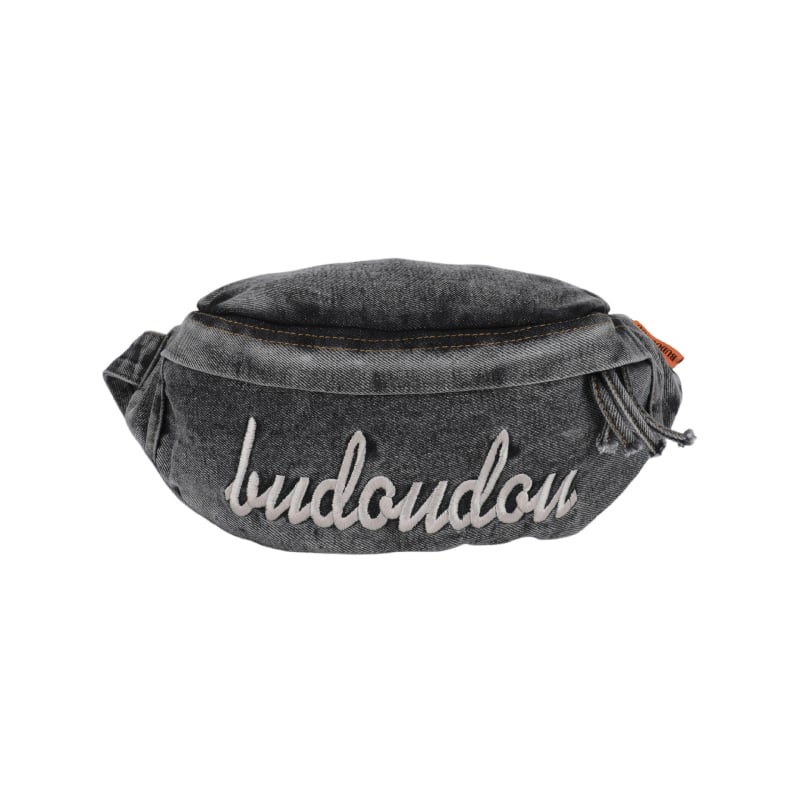 PU anyagú keresztpántos táska, városi egyszerűség, téli 2025 megjelenés, poliészter bélés, cipzáras nyitás, cipzáras zseb és mobiltelefon zseb, belső patch zseb