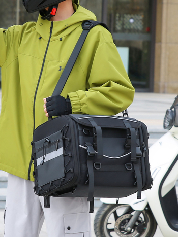 Motorkerékpár hátsó táska, 58L, vízálló oxford anyag, modell 930, esővédő nincs benne