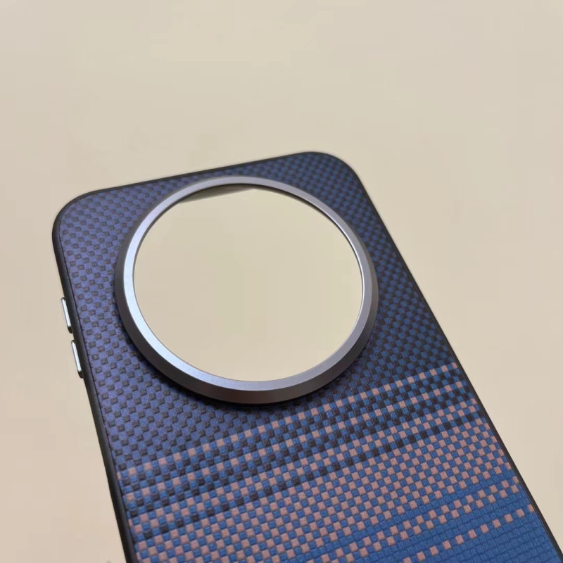 Carcasă de protecție Huawei Mate80 Pro cu model Kevlar și inel metalic pentru obiectiv, strat 2 în 1 din acrilic + TPU + piele; Șoc, disipare căldură, anti-uzură, anti-amprentă