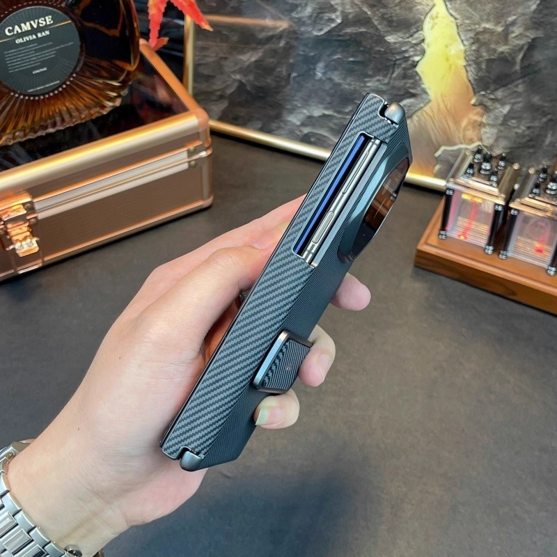 Zepure kožený obal pre Huawei s magnetickým flipom, 3-skladaný dizajn, vzor karbónových vlákien, držiak na zápästie a stojan