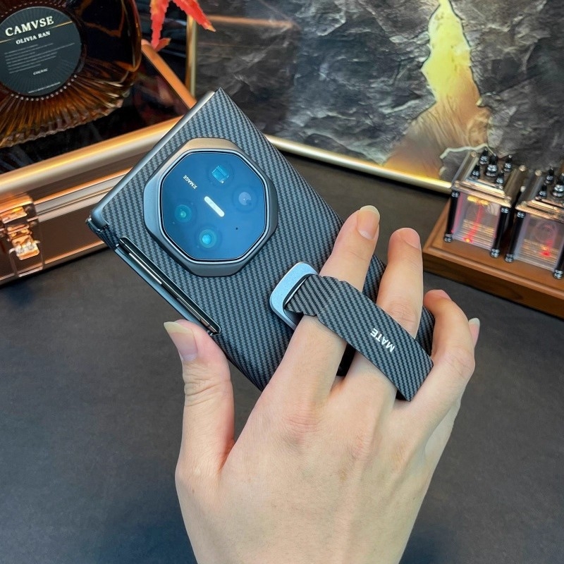 Zepure kožený obal pre Huawei s magnetickým flipom, 3-skladaný dizajn, vzor karbónových vlákien, držiak na zápästie a stojan