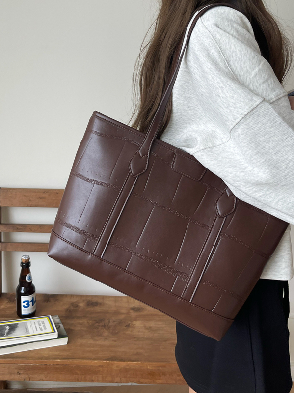 PU Tote táska üzleti közlekedéshez — mindennapi használatra, cipzáras zárás, belső cipzáras zseb