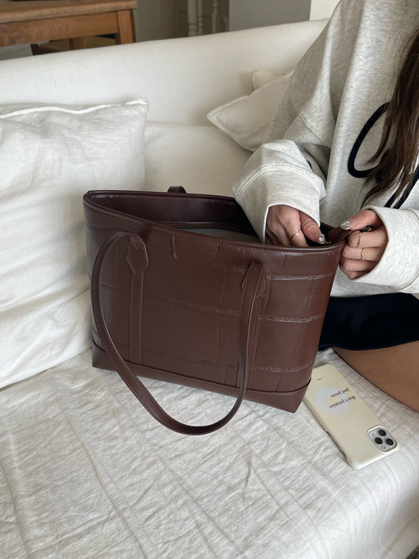 PU Tote táska üzleti közlekedéshez — mindennapi használatra, cipzáras zárás, belső cipzáras zseb