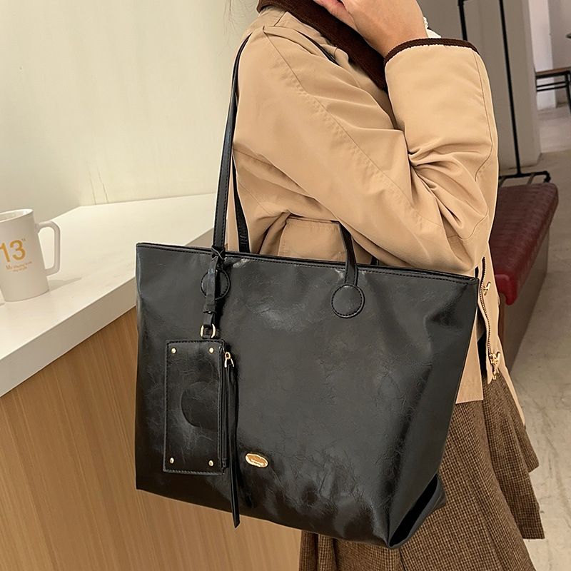 PU Tote táska nőknek – Városi egyszerű stílus, Nagy kapacitás, Horizontális négyzetes forma, Cipzáras belső zseb, Ősz 2025