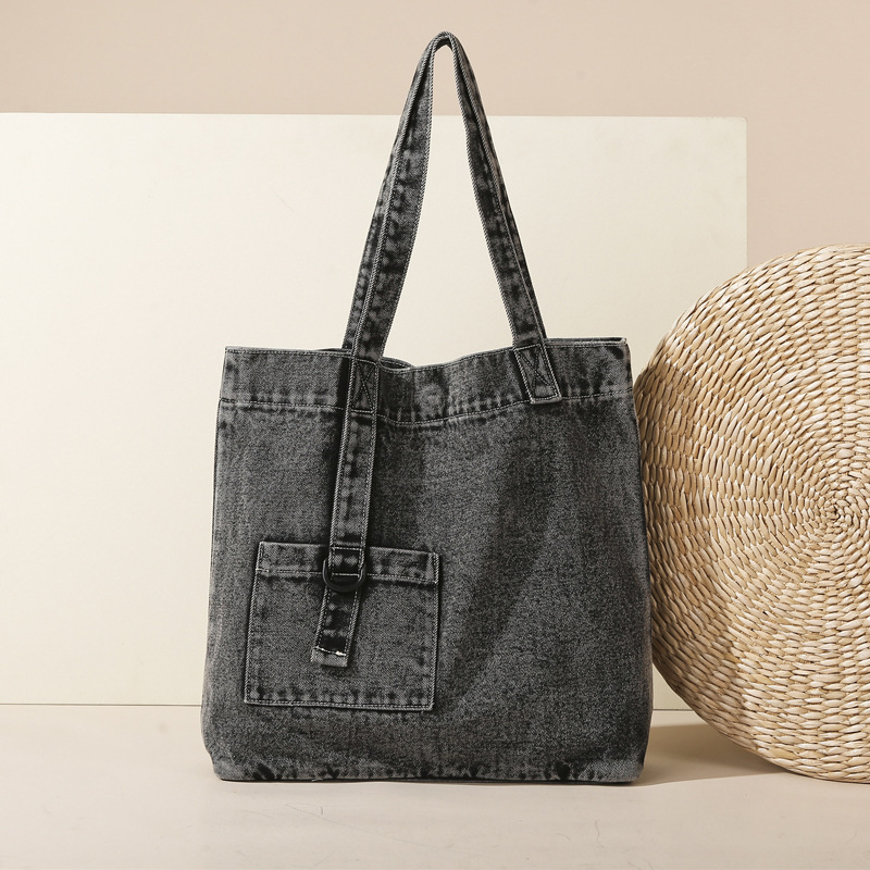 Denim Tote torba, street style, vertikalni kvadratni oblik, magnetsko zatvaranje, laminirani unutarnji džep sa zipom