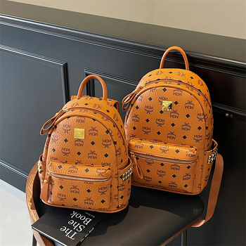PU anyagú hátizsák, uniszex, 20-35L kapacitás, görbült vállpántok, laptop-kompatibilis