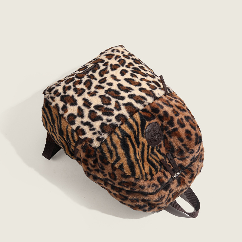 Ruksak s leopardim uzorkom, velur materijal, velik kapacitet, zakrivljene naramenice