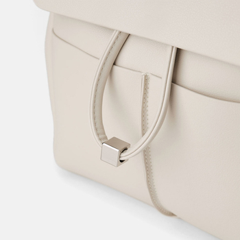 Ženski ruksak – nišni casual putnički ruksak, korejski minimalistički stil, torba za laptop, europsko-američki retro stil (Materijal: PU; Podstava: PU; Način otvaranja: šnir s kopčom; Vanjska torba s poklopcem; Čvrstoća: srednje mek)