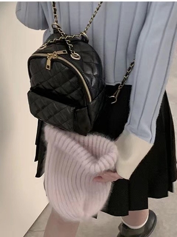 Ženski mini ruksak s quilt uzorkom i lančanim remenom, crossbody za putovanja — PU koža, gradski minimalistički stil