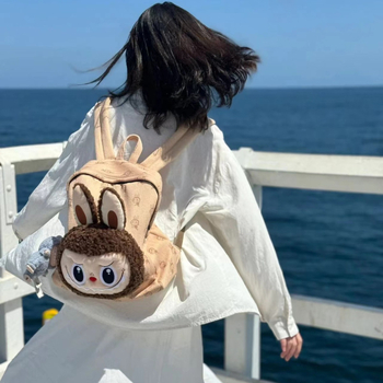 Unisex ruksak od plišane lutke s anime uzorkom, najlon, kapacitet 20–35 L, podstava z poliesteru, zakrivljene ramene trake