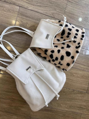 PU ruksak s patchwork leopard uzorkom, pliš tekstura, zatvaranje užetom, skriveni džep na zip, trodimenzionalni vanjski izgled