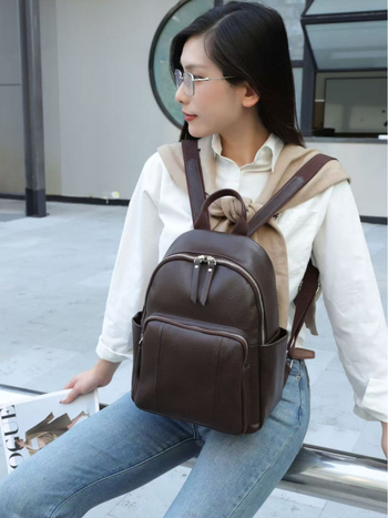 Ruksak od prave kože, stil za slobodno vrijeme i putovanje, velik kapacitet, unutarnji džepovi: zatvarač, džep za telefon, džep za dokumente