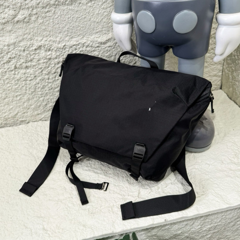 Geantă crossbody pentru bărbați, 10L, nailon, impermeabilă, ultra-ușoară, extensibilă, depozitare compactă